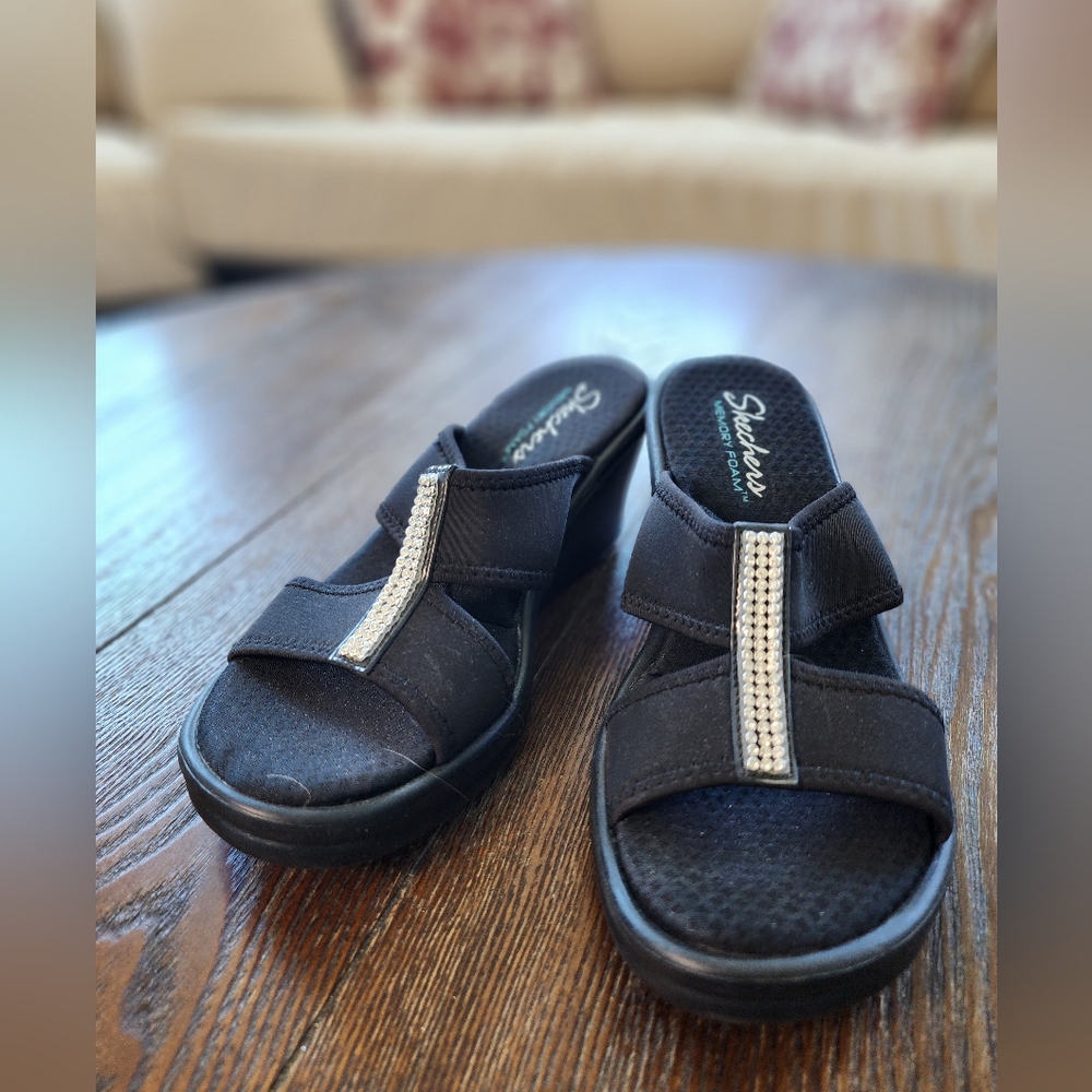 Sketchers Memory Foam Black Sandals with Rhinestone Accent Size 9